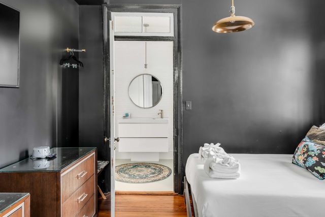 142 Spring Street, Charleston, SC 29403