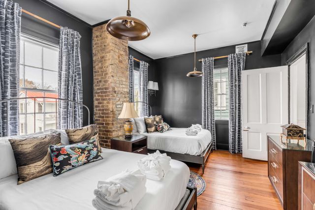 142 Spring Street, Charleston, SC 29403