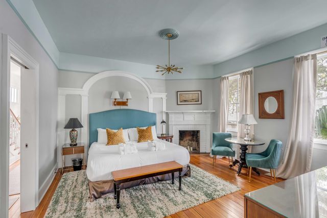 142 Spring Street, Charleston, SC 29403