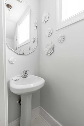 142 Spring Street, Charleston, SC 29403