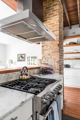 142 Spring Street, Charleston, SC 29403