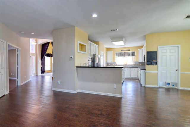 6521 Lynch Lane, Garland, TX 75044