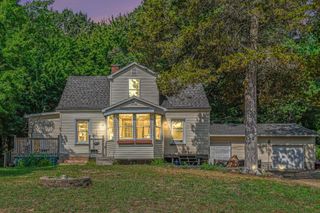 14525 Lakeshore Avenue, Grand Haven Twp, MI 49417