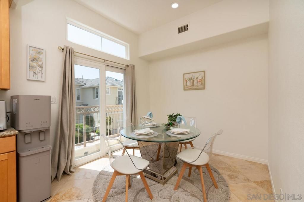 Image 18 of property listing at 3822 Quarter Mile Drive, San Diego, CA 92130