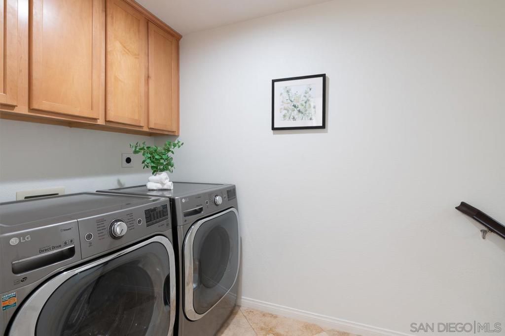 Image 21 of property listing at 3822 Quarter Mile Drive, San Diego, CA 92130