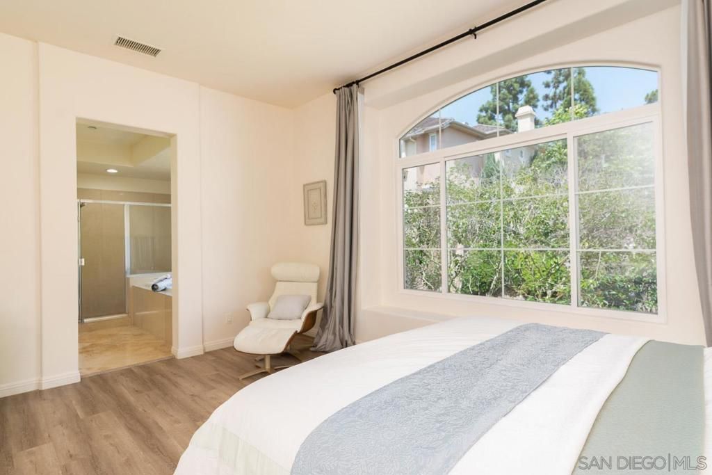 Image 28 of property listing at 3822 Quarter Mile Drive, San Diego, CA 92130
