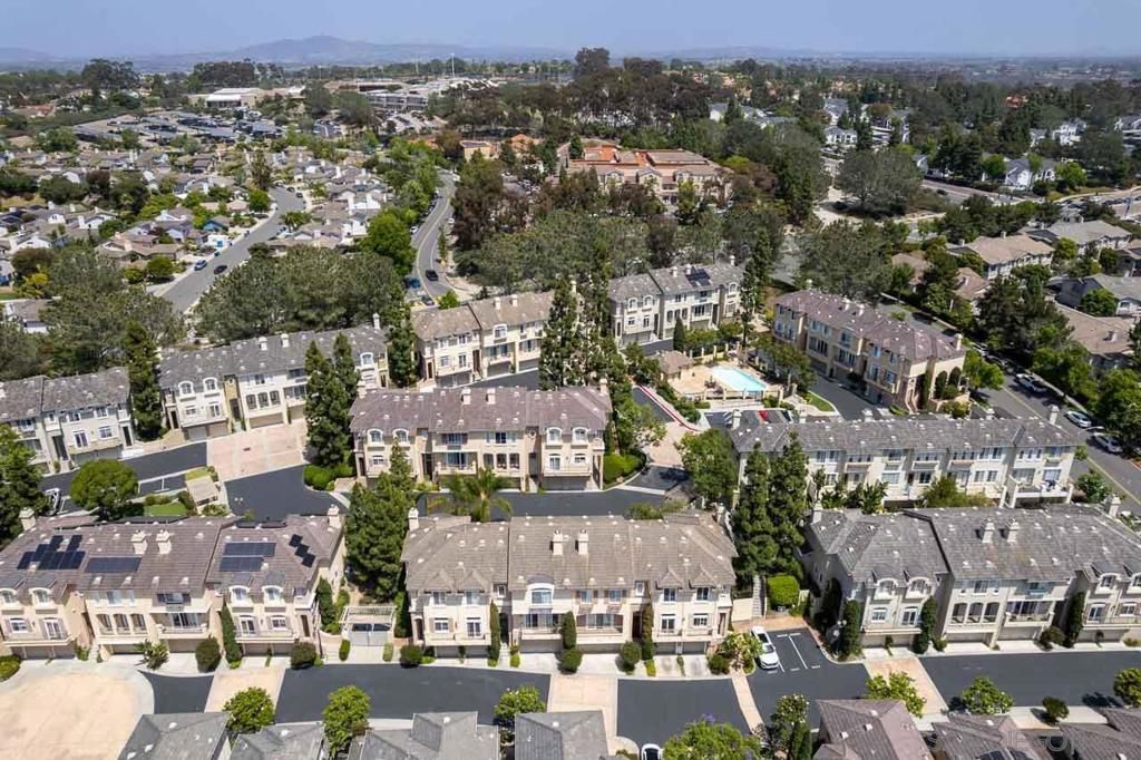 Image 33 of property listing at 3822 Quarter Mile Drive, San Diego, CA 92130