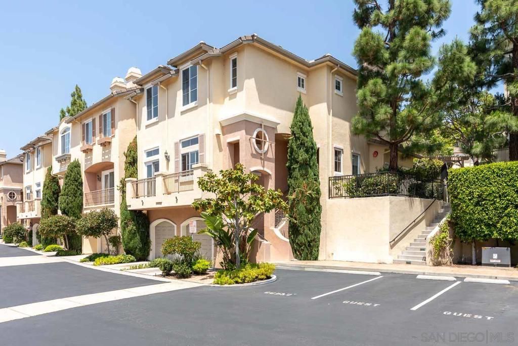 Image 4 of property listing at 3822 Quarter Mile Drive, San Diego, CA 92130