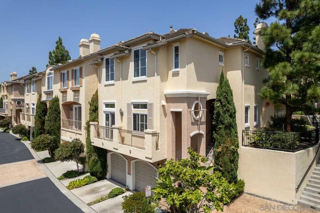 Image 5 of property listing at 3822 Quarter Mile Drive, San Diego, CA 92130