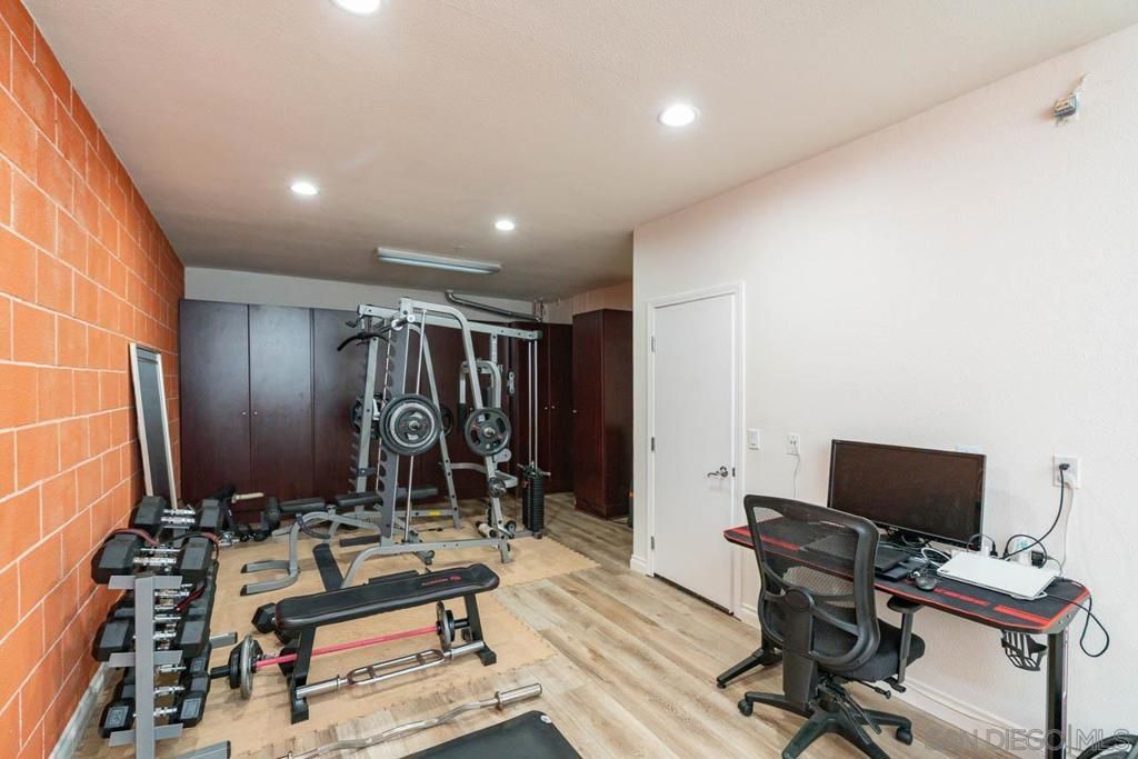 Image 8 of property listing at 3822 Quarter Mile Drive, San Diego, CA 92130