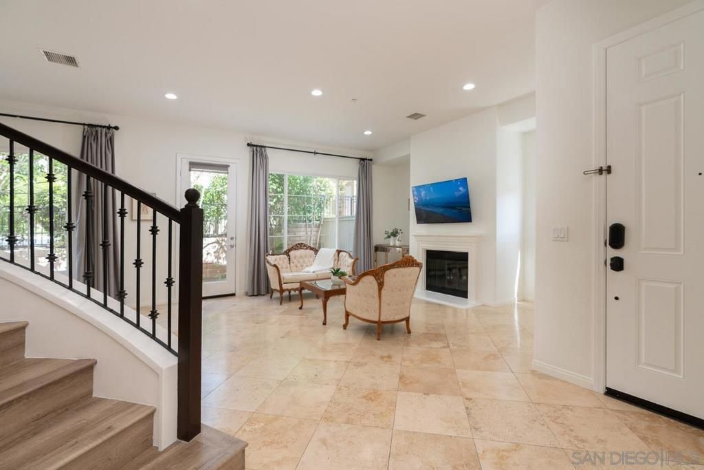 Image 9 of property listing at 3822 Quarter Mile Drive, San Diego, CA 92130