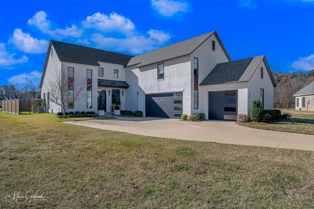 323 Belle Winds Court, Shreveport, LA 71106