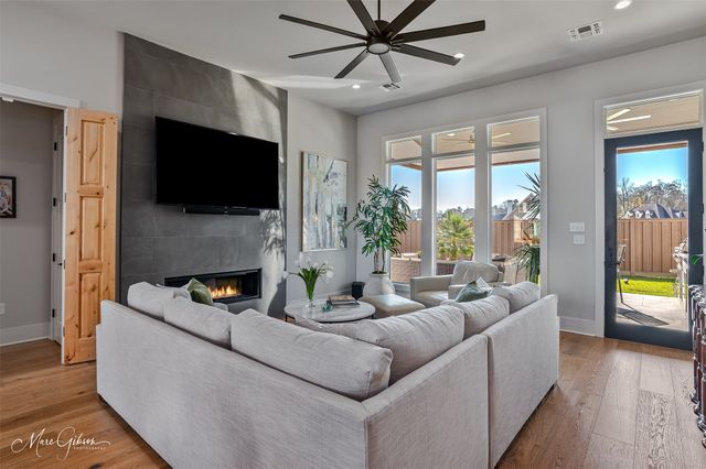 323 Belle Winds Court, Shreveport, LA 71106