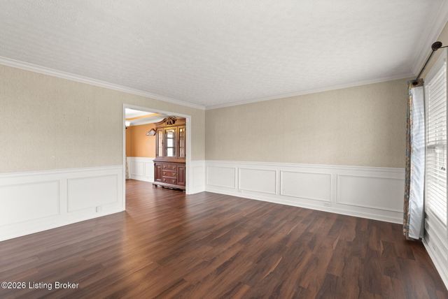 9607 Long Rifle Ln, Louisville, KY 40228