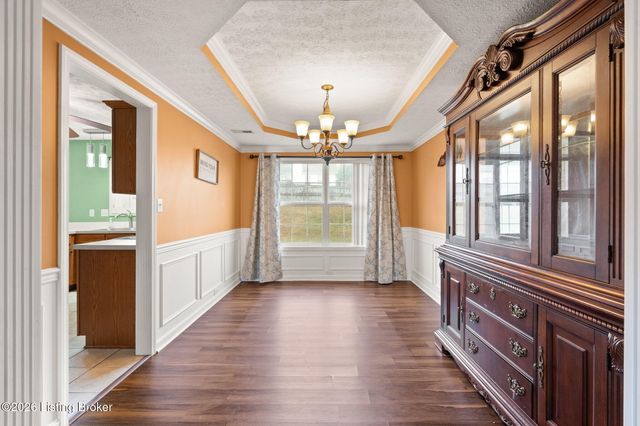 9607 Long Rifle Ln, Louisville, KY 40228