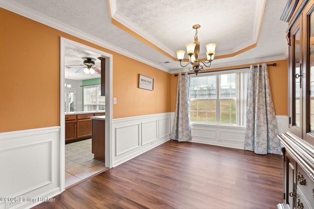 9607 Long Rifle Ln, Louisville, KY 40228