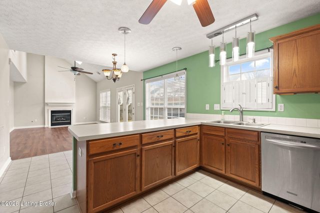 9607 Long Rifle Ln, Louisville, KY 40228