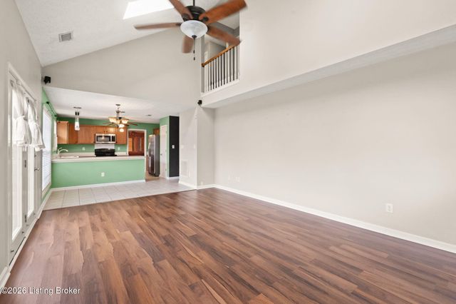 9607 Long Rifle Ln, Louisville, KY 40228