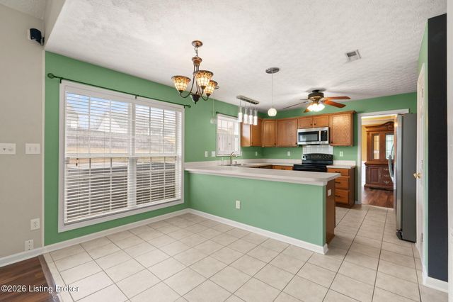 9607 Long Rifle Ln, Louisville, KY 40228