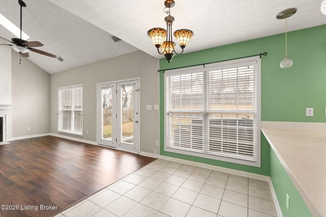 9607 Long Rifle Ln, Louisville, KY 40228