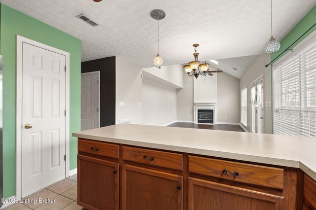 9607 Long Rifle Ln, Louisville, KY 40228