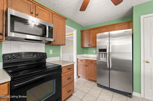 9607 Long Rifle Ln, Louisville, KY 40228