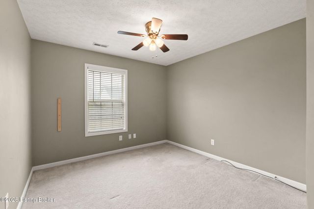 9607 Long Rifle Ln, Louisville, KY 40228