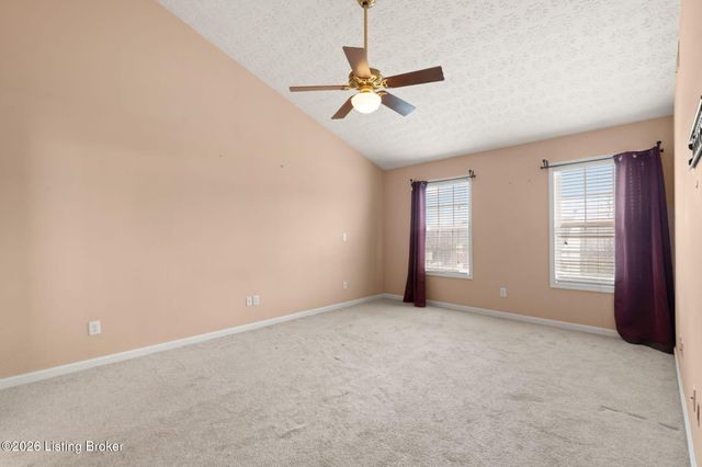 9607 Long Rifle Ln, Louisville, KY 40228