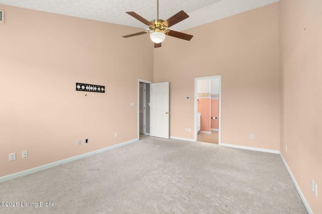 9607 Long Rifle Ln, Louisville, KY 40228