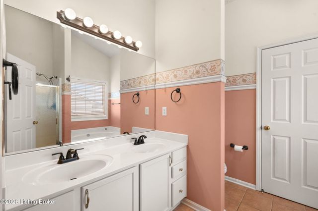 9607 Long Rifle Ln, Louisville, KY 40228