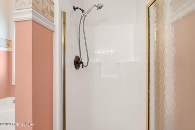 9607 Long Rifle Ln, Louisville, KY 40228