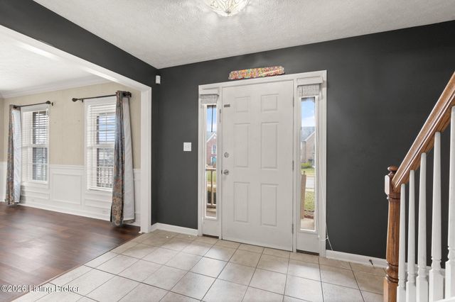 9607 Long Rifle Ln, Louisville, KY 40228