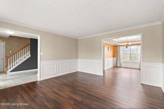 9607 Long Rifle Ln, Louisville, KY 40228