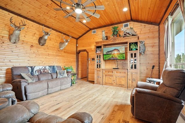 635 CR 184, Lawn, TX 79530