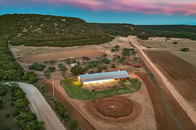 635 CR 184, Lawn, TX 79530