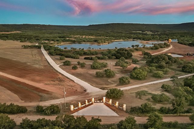 635 CR 184, Lawn, TX 79530
