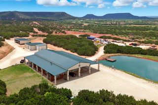 635 CR 184, Lawn, TX 79530
