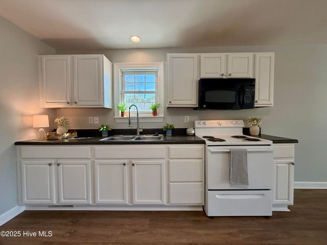 48 First Street, Chocowinity, NC 27817