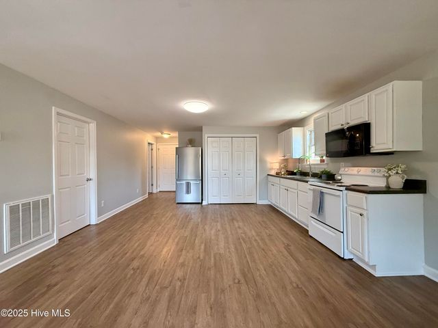 48 First Street, Chocowinity, NC 27817