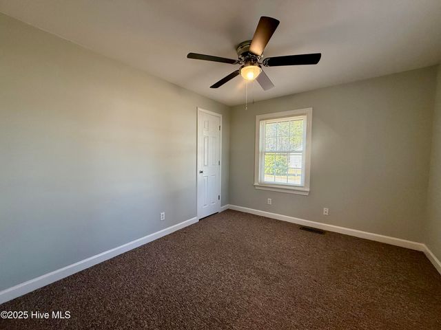 48 First Street, Chocowinity, NC 27817