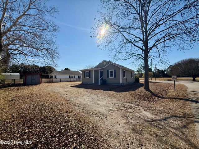 48 First Street, Chocowinity, NC 27817