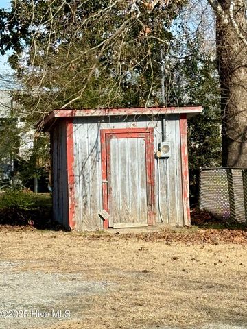 48 First Street, Chocowinity, NC 27817