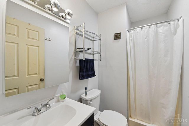 5881 Wade Road, Miami Twp, OH 45150