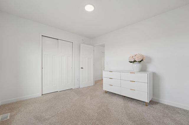 8898 Foust Lane, Rockford, MN 55373