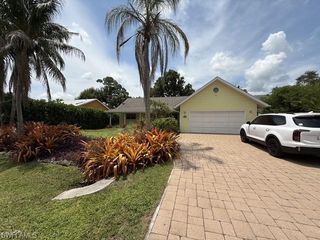 1280 Cypress Woods DR, Naples, FL 34103