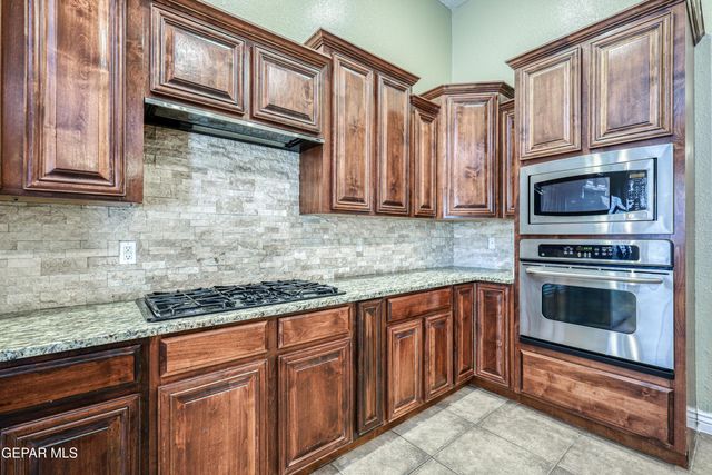 13574 EMERALD FALLS Drive, Horizon City, TX 79928