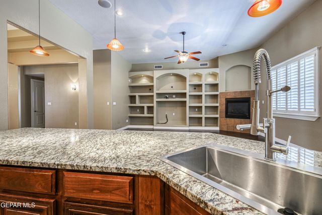 13574 EMERALD FALLS Drive, Horizon City, TX 79928