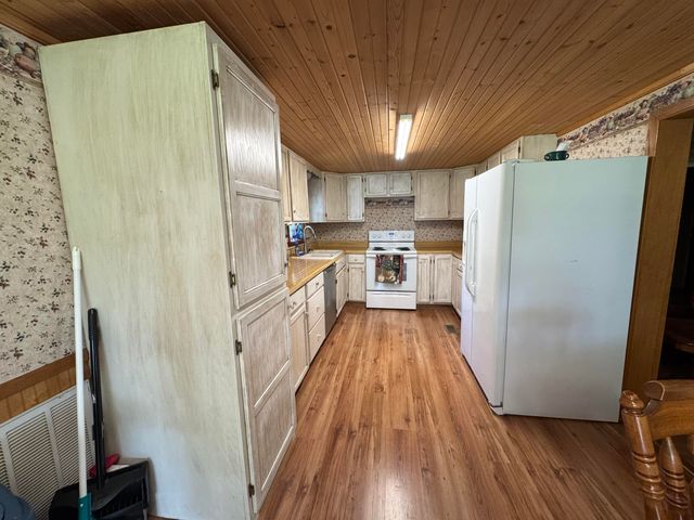 10623 State Highway O, Ava, MO 65608