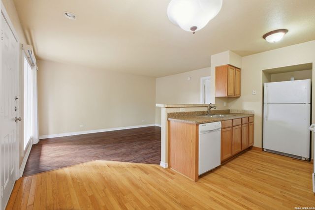255 E Rampart Dr Unit 206, San Antonio, TX 78216
