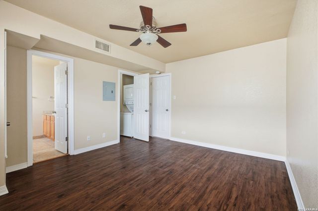 255 E Rampart Dr Unit 206, San Antonio, TX 78216